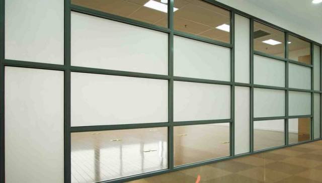 什么是玻璃隔斷,玻璃隔斷安裝 什么是玻璃隔斷,玻璃隔斷安裝