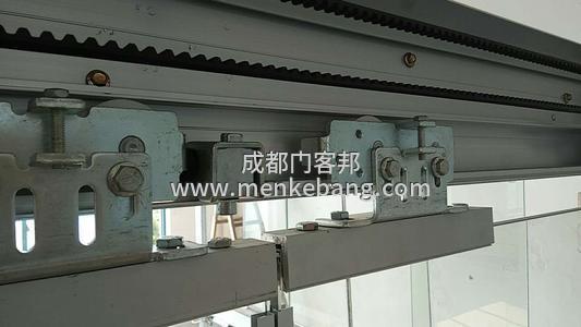 自動門的導軌及滑輪磨損原因及解決方法 自動門的導軌及滑輪磨損原因及解決方法