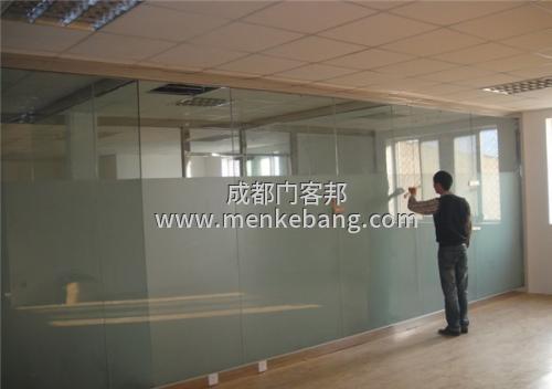  成都玻璃門維修費(fèi)用多少,成都玻璃門維修價格多少