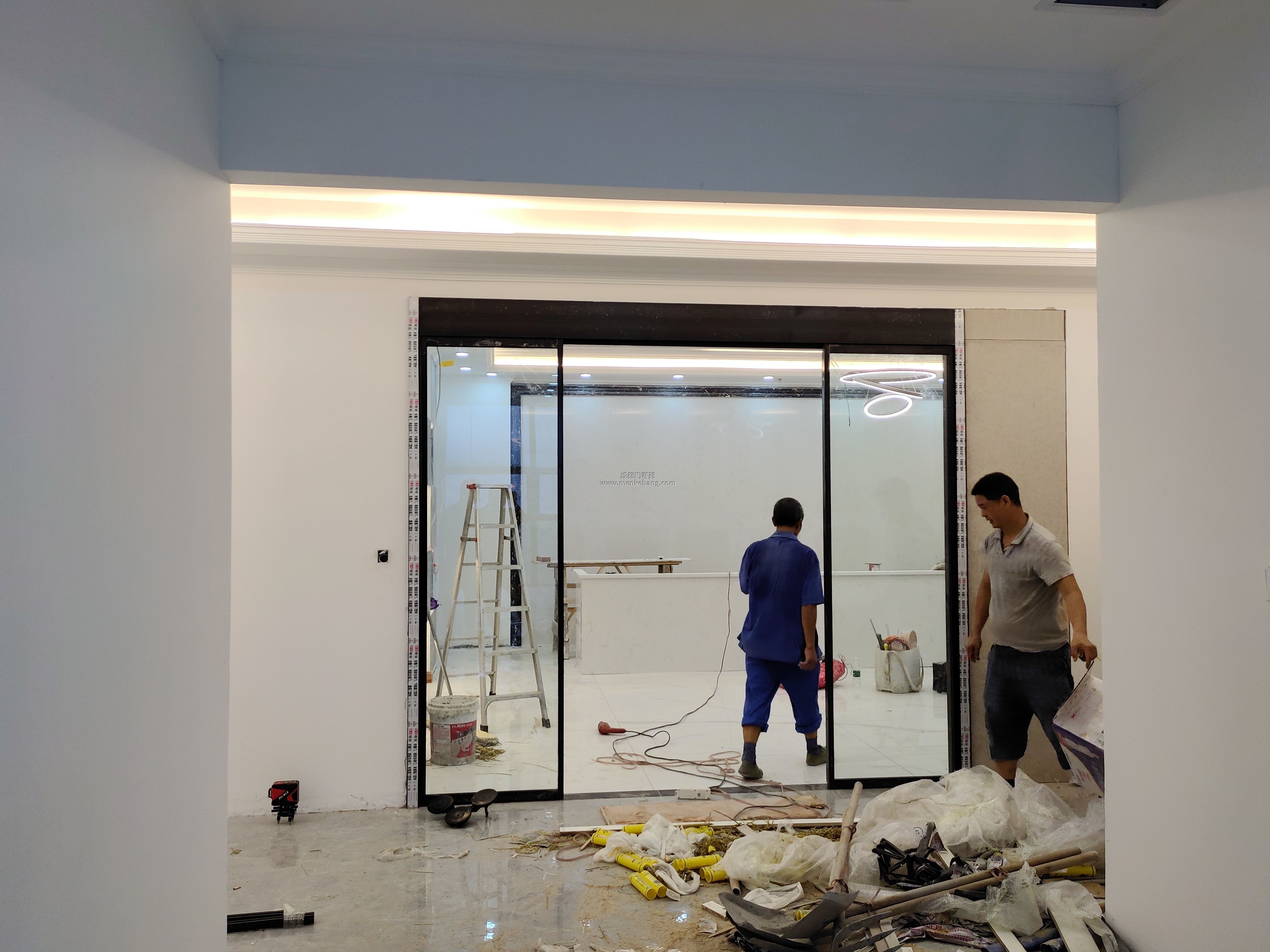 成都鋁合金型材感應(yīng)門(mén)安裝案例