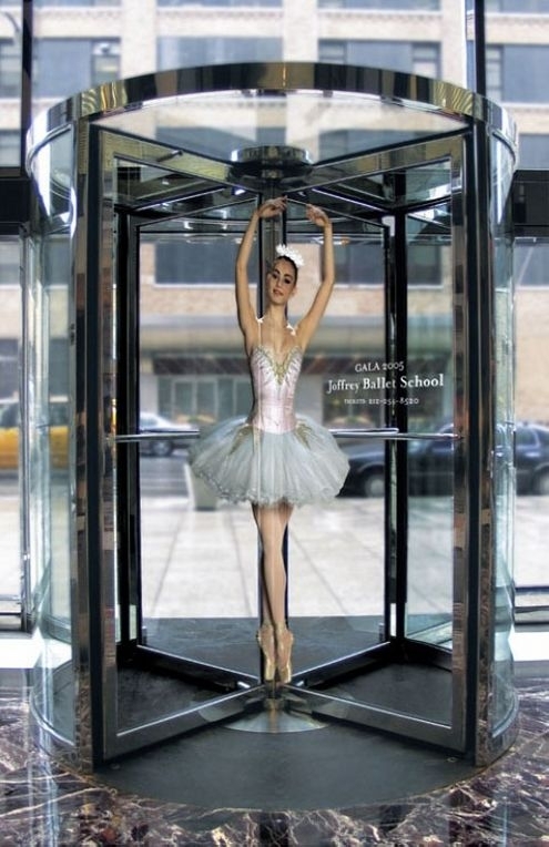 請注意自動(dòng)旋轉(zhuǎn)門紅外傳感器盲區(qū) 請注意自動(dòng)旋轉(zhuǎn)門紅外傳感器盲區(qū)